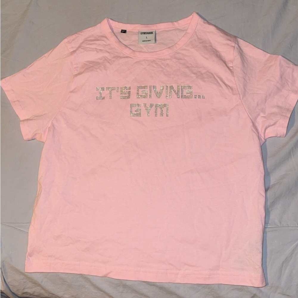 New Gymshark ITS GIVING GYM BABY T-SHIRT Pink Women’s Size Large